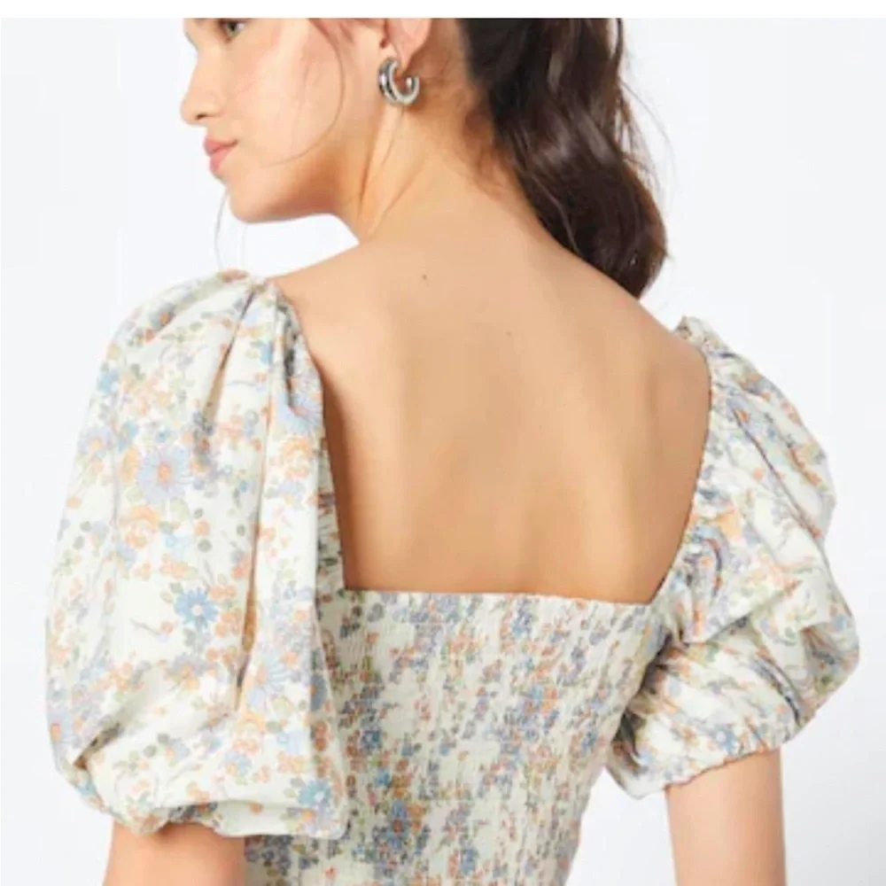 Abercrombie & Fitch Floral Puff Sleeve Top